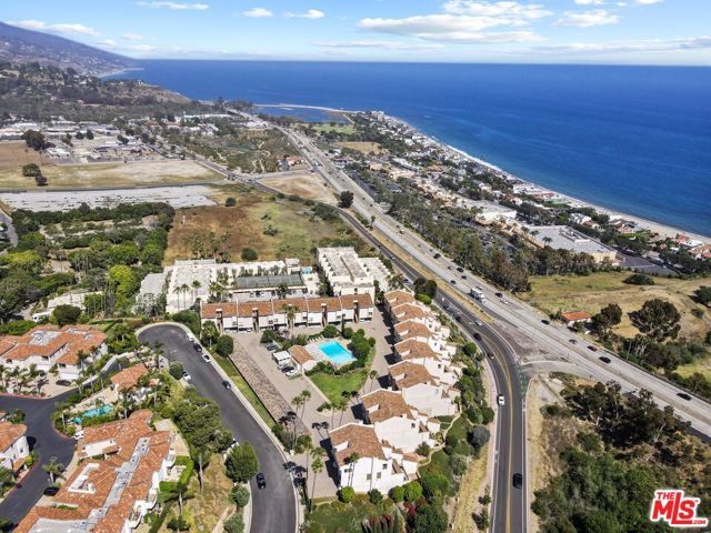 23918 De Ville Way B, Malibu, CA 90265