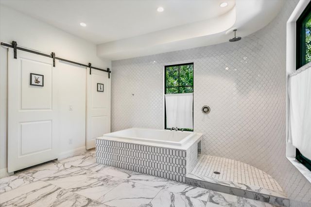 1304 Navasota ST, Austin, TX 78702