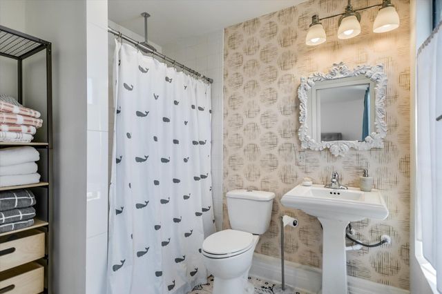 1304 Navasota ST, Austin, TX 78702