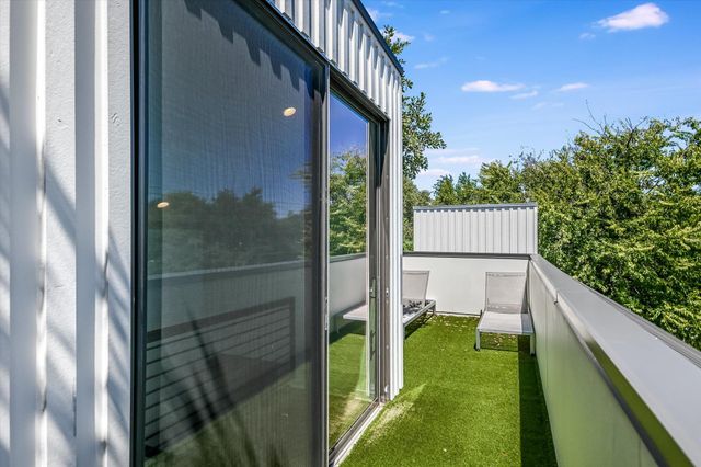 1304 Navasota ST, Austin, TX 78702