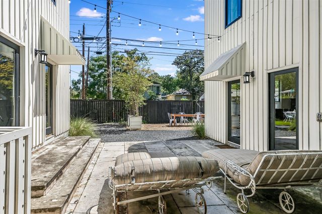 1304 Navasota ST, Austin, TX 78702