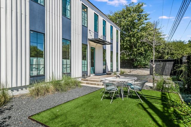 1304 Navasota ST, Austin, TX 78702