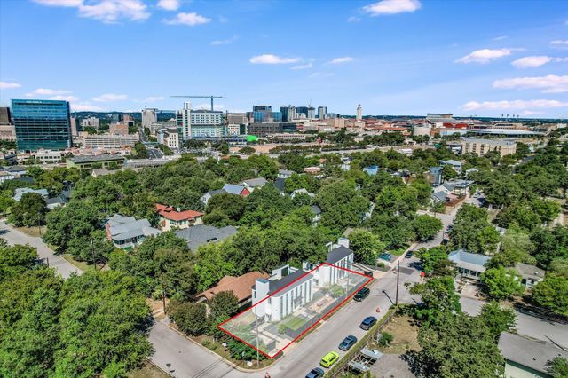 1304 Navasota ST, Austin, TX 78702