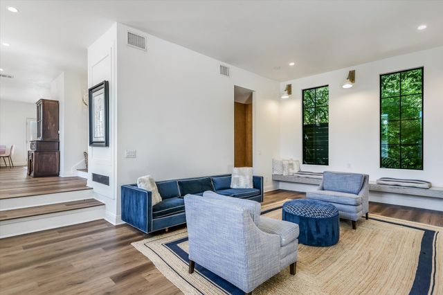 1304 Navasota ST, Austin, TX 78702
