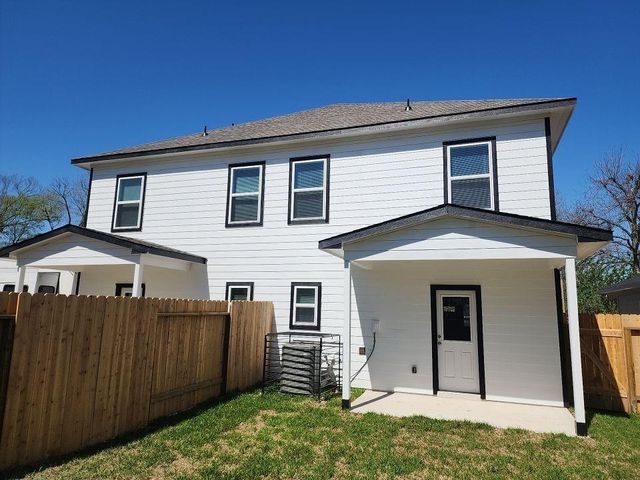 1313 Ellington Street A, Houston, TX 77088