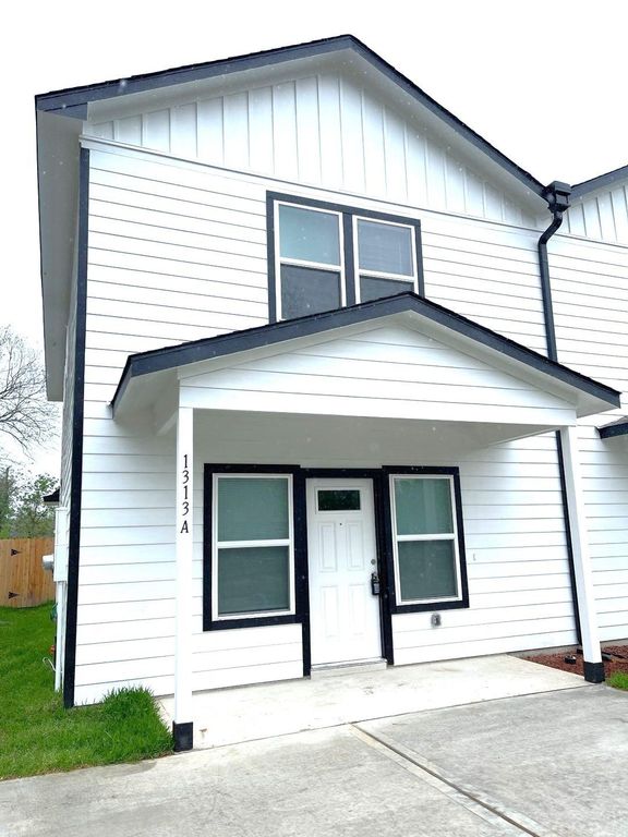 1313 Ellington Street A, Houston, TX 77088
