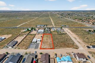 813 1st St NE, Rio Rancho, NM 87124