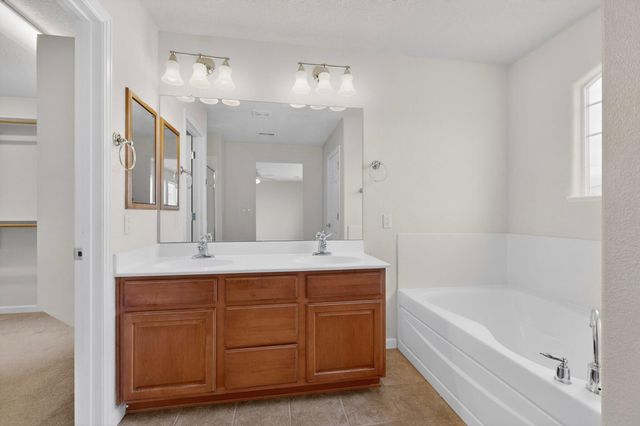 412 Vista Roja Place NE, Rio Rancho, NM 87124