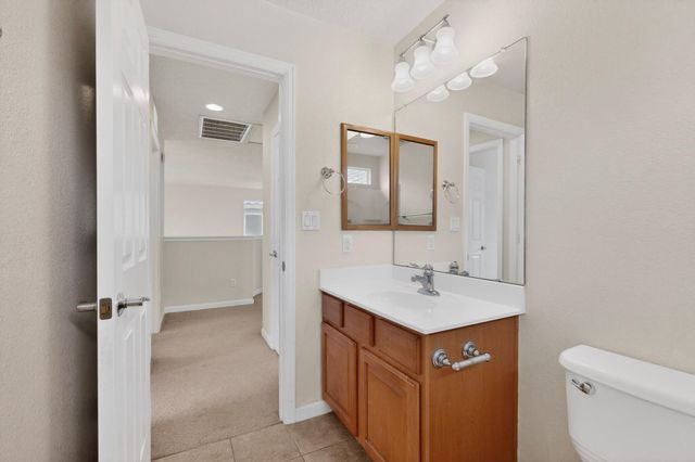 412 Vista Roja Place NE, Rio Rancho, NM 87124