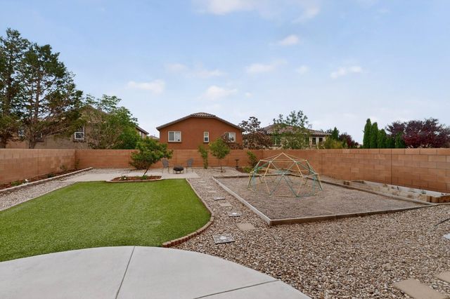 412 Vista Roja Place NE, Rio Rancho, NM 87124
