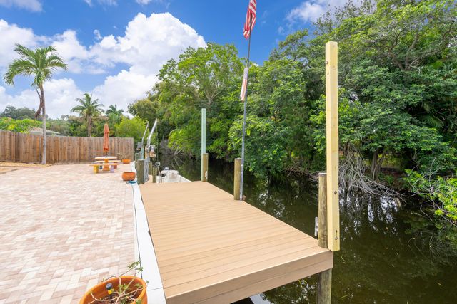 1045 Coral Drive, Boynton Beach, FL 33426
