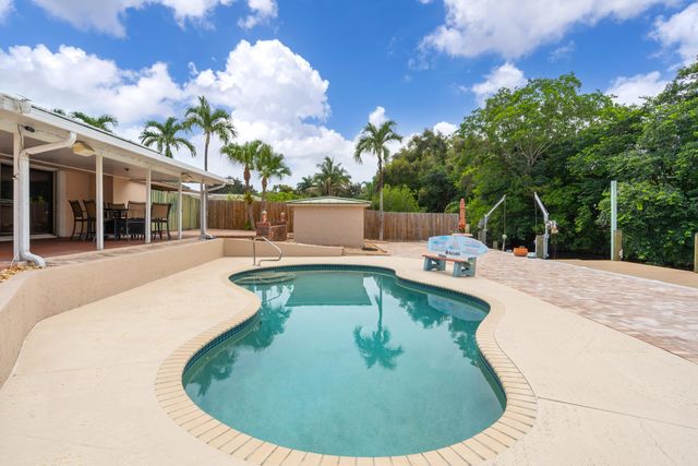 1045 Coral Drive, Boynton Beach, FL 33426