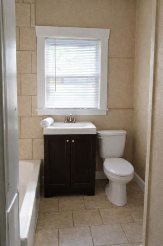 720 E 12th Street, Houston, TX 77008