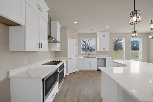 617 Lanai Circle, Runaway Bay, TX 76426