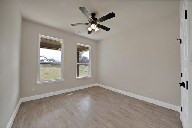 617 Lanai Circle, Runaway Bay, TX 76426