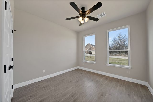 617 Lanai Circle, Runaway Bay, TX 76426