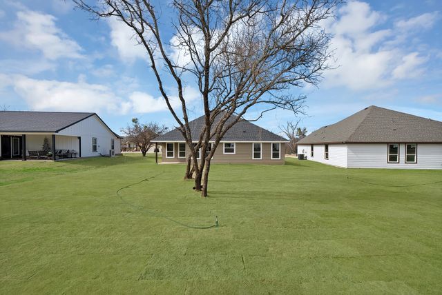 617 Lanai Circle, Runaway Bay, TX 76426