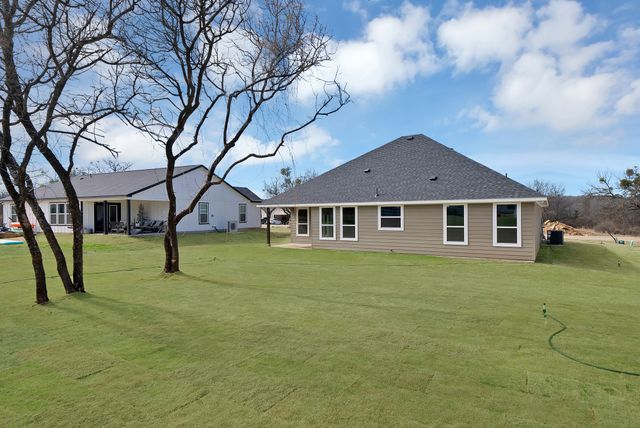 617 Lanai Circle, Runaway Bay, TX 76426