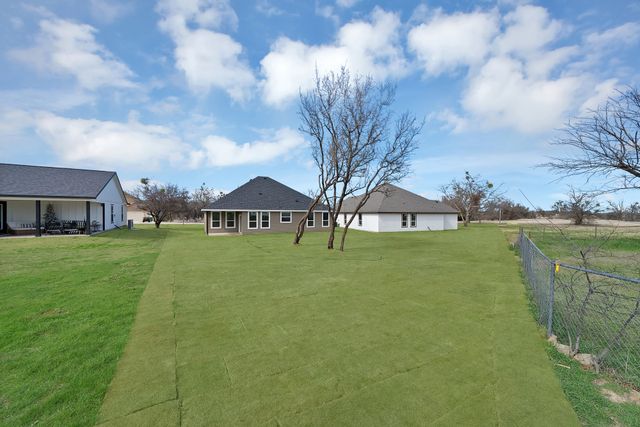 617 Lanai Circle, Runaway Bay, TX 76426