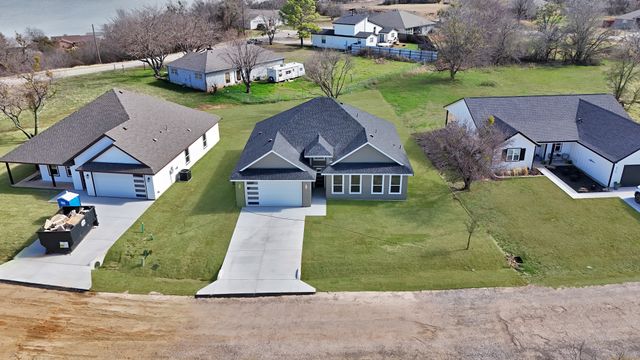 617 Lanai Circle, Runaway Bay, TX 76426