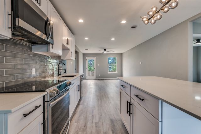 4519 Yancy Street, Dallas, TX 75216