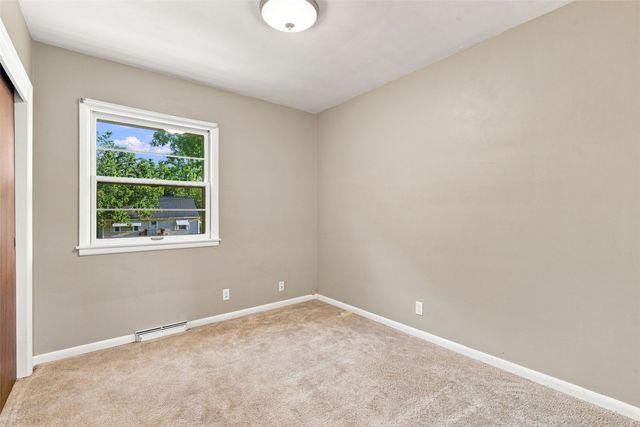 1527 29th Street NE, Cedar Rapids, IA 52402