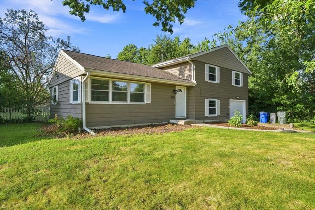 1527 29th Street NE, Cedar Rapids, IA 52402