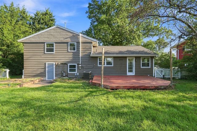 1527 29th Street NE, Cedar Rapids, IA 52402