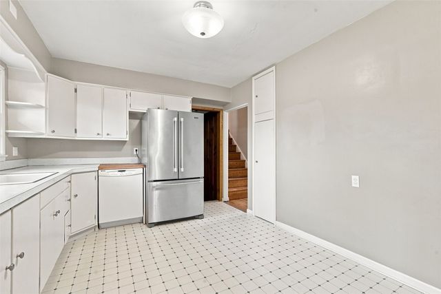1527 29th Street NE, Cedar Rapids, IA 52402