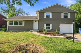 1527 29th Street NE, Cedar Rapids, IA 52402