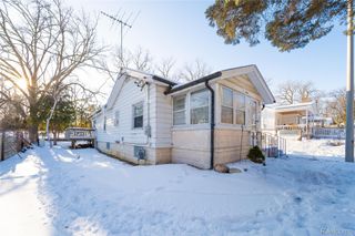 37 Omar Street, Pontiac, MI 48342