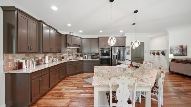 1010 Buckingham Way, Rocky Face, GA 30740