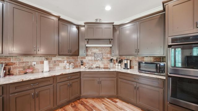 1010 Buckingham Way, Rocky Face, GA 30740
