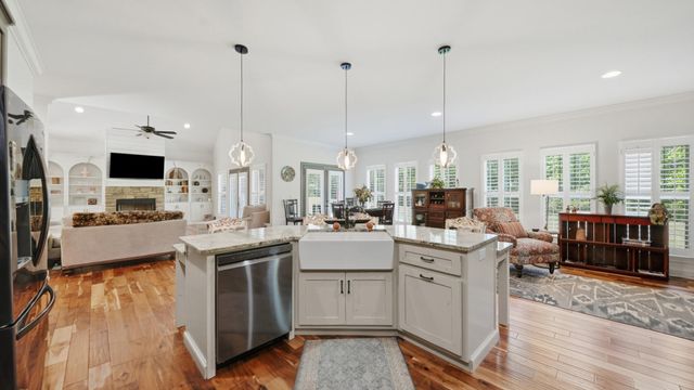 1010 Buckingham Way, Rocky Face, GA 30740