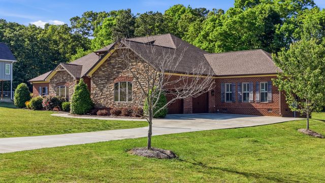 1010 Buckingham Way, Rocky Face, GA 30740