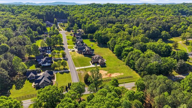 1010 Buckingham Way, Rocky Face, GA 30740