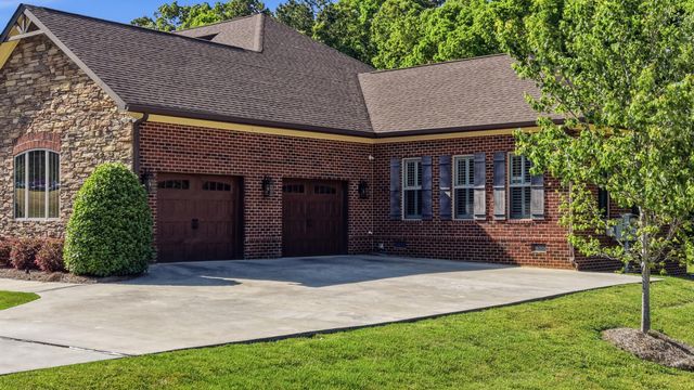 1010 Buckingham Way, Rocky Face, GA 30740