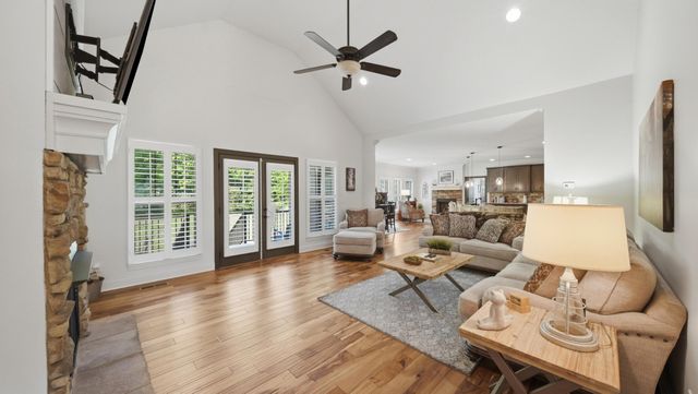 1010 Buckingham Way, Rocky Face, GA 30740
