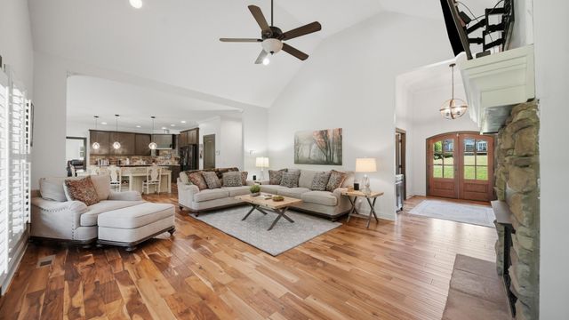 1010 Buckingham Way, Rocky Face, GA 30740