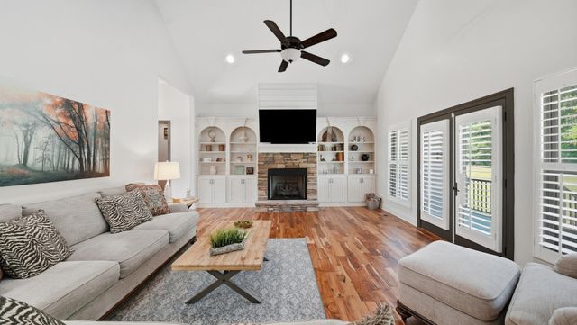 1010 Buckingham Way, Rocky Face, GA 30740