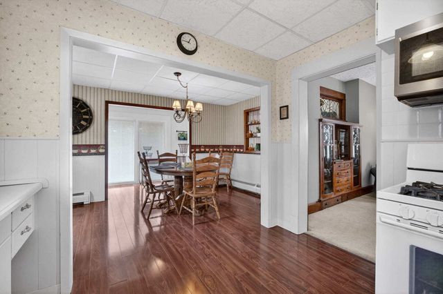 1587 34th Avenue, Moline, IL 61265