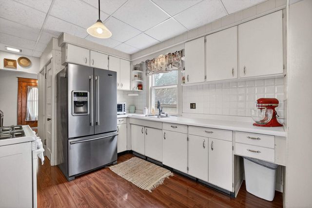 1587 34th Avenue, Moline, IL 61265
