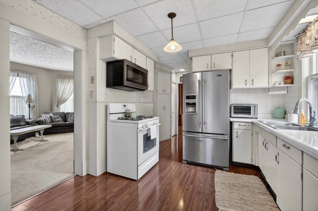 1587 34th Avenue, Moline, IL 61265