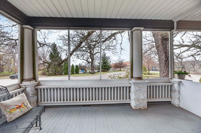 1587 34th Avenue, Moline, IL 61265