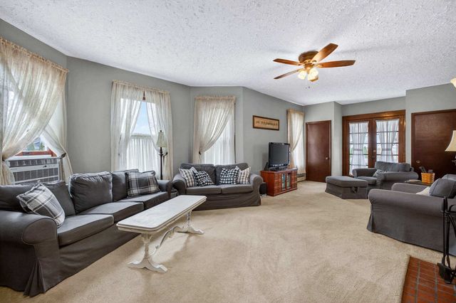 1587 34th Avenue, Moline, IL 61265