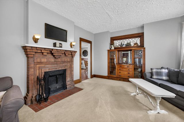 1587 34th Avenue, Moline, IL 61265