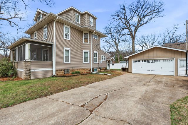 1587 34th Avenue, Moline, IL 61265
