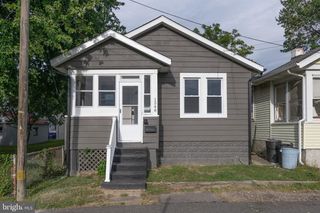 1548 WEBER DR, Linwood, PA 19061