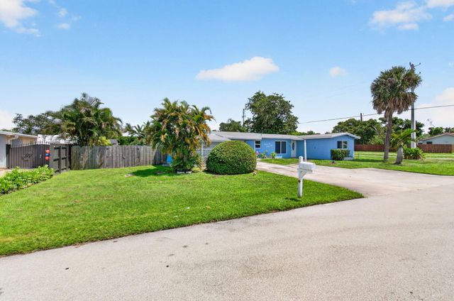 2521 Myrica Road, West Palm Beach, FL 33406