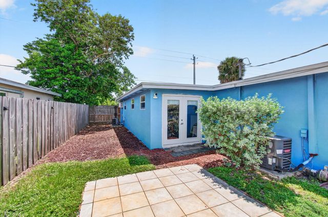 2521 Myrica Road, West Palm Beach, FL 33406